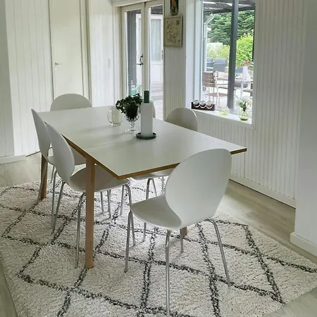 Feriehus Retro With Fjord View *